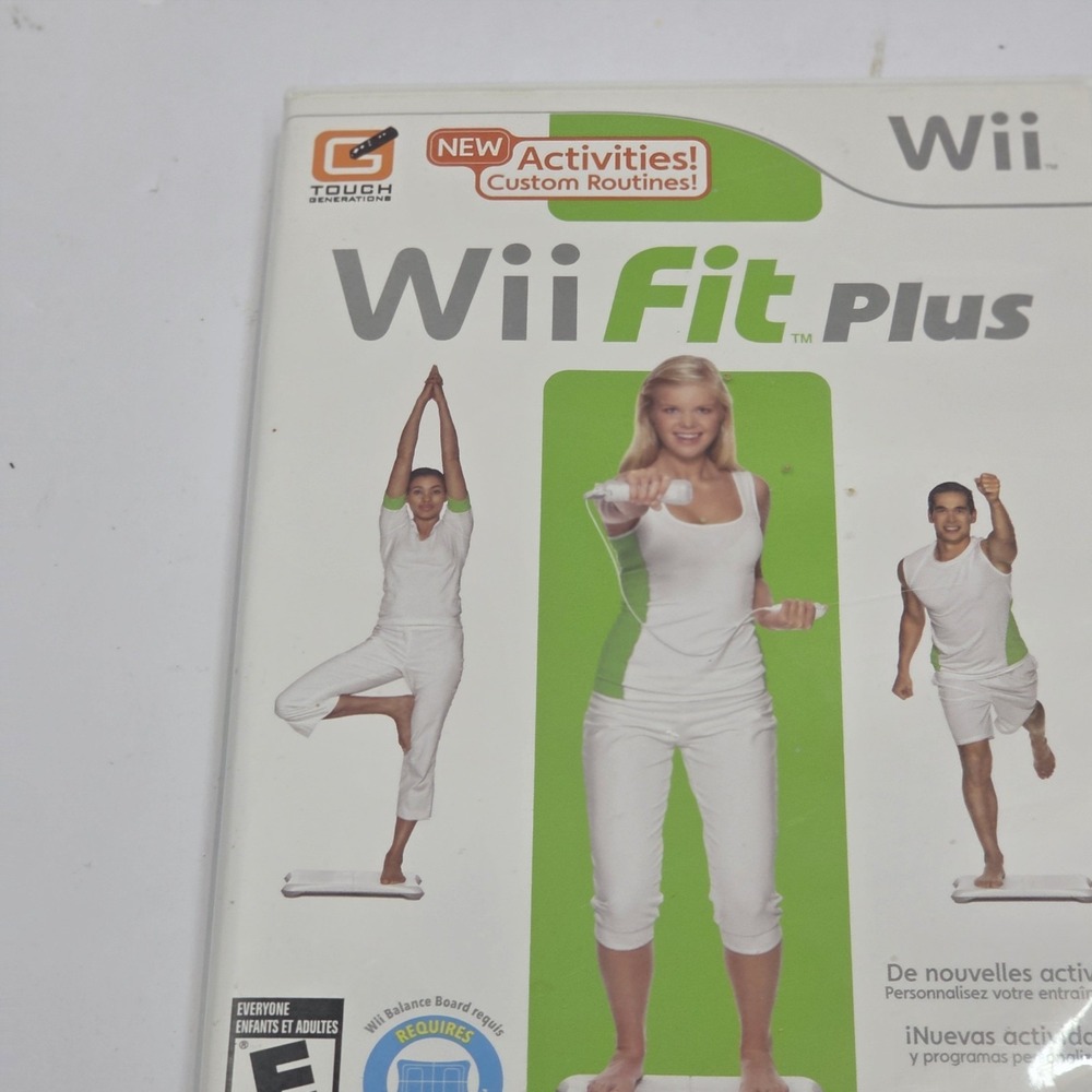 Wii Fit Plus Nintendo Wii Complete CIB Case Manual Disc Tested